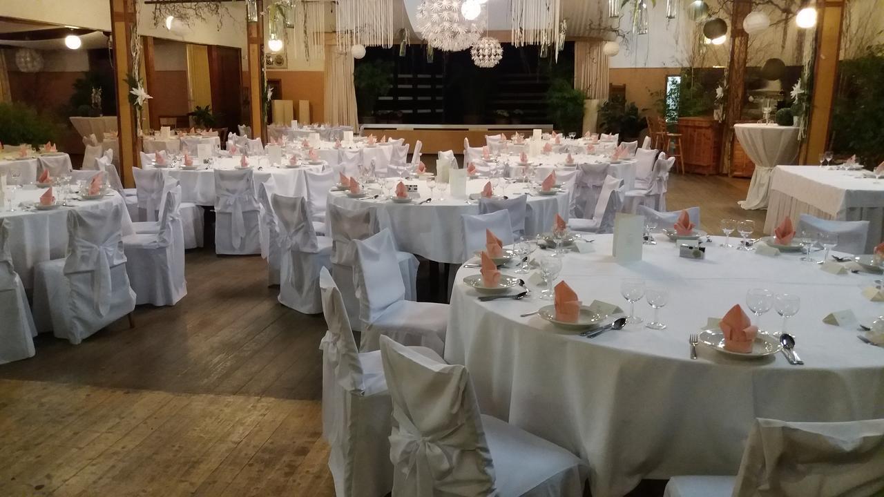 Landgasthof Schoenecke Wahrenholz Eksteriør billede